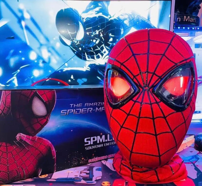 1:1 Remote-Controlled Elastic/ABS Wearable Spider-Man Mask,With lights, Halloween Mask, Cosplay